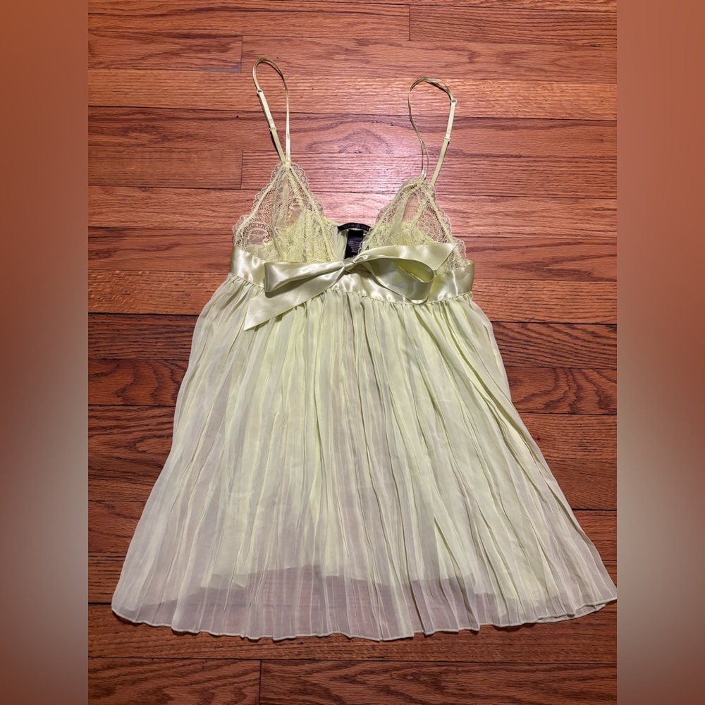 Victoria's Secret Lace Chemise NWT - Picture 4 of 10